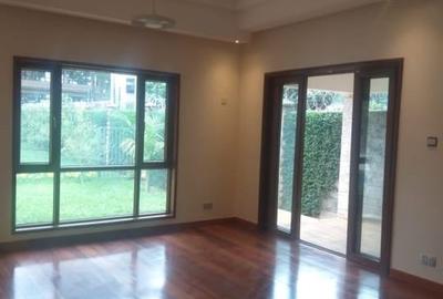 5 Bed House with En Suite in Lavington