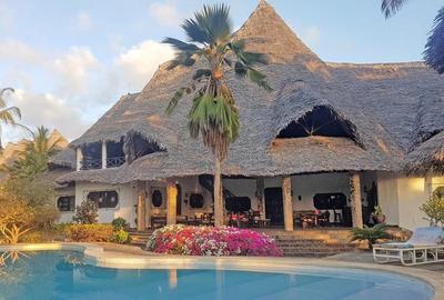 6 Bed Villa with En Suite in Watamu