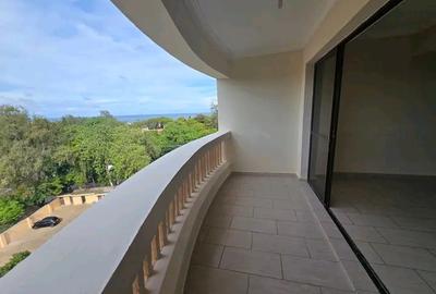 3 Bed Apartment with En Suite at Moyne Drive