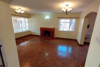 5 Bed Townhouse with En Suite in Kinoo