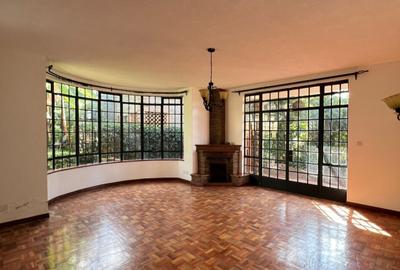 5 Bed Townhouse with En Suite in Lavington - 3