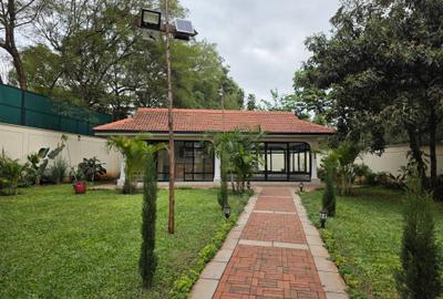 5 Bed Townhouse with En Suite in Runda - 4