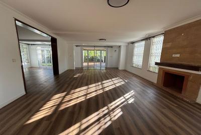 4 Bed Townhouse with En Suite in Kitisuru