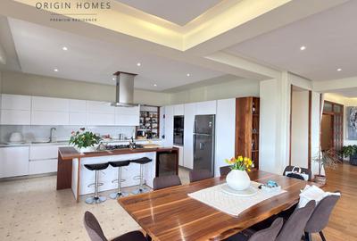 3 Bed Apartment with En Suite at 2Nd Parklands