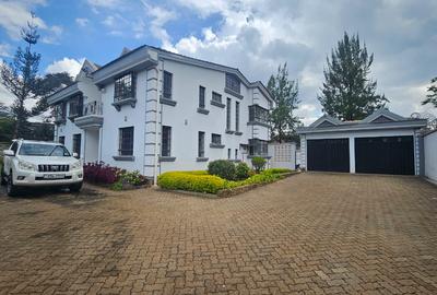 4 Bed House with En Suite in Runda
