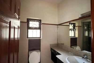 5 Bed Townhouse with En Suite in Lavington