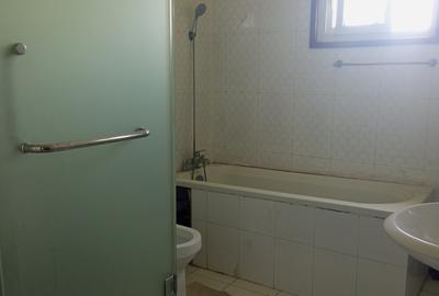 4 Bed Apartment with Backup Generator in Nyali Area - 2