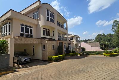 5 Bed Townhouse with En Suite in Lavington
