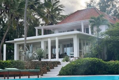 5 Bed Villa with En Suite in Malindi