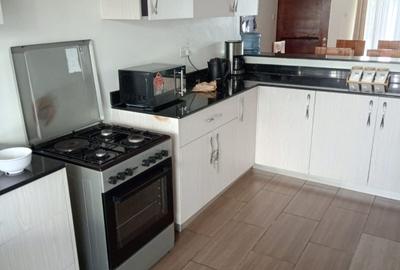 Serviced 4 Bed Apartment with En Suite in Riverside