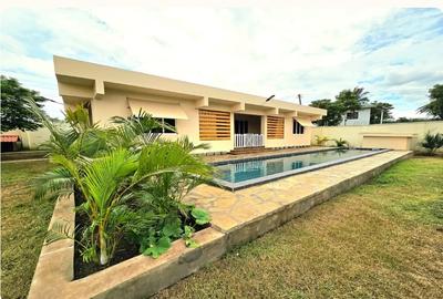 3 Bed Villa with En Suite at Galu