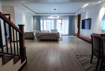 5 Bed Apartment with En Suite in Parklands - 4