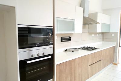 4 Bed Townhouse with En Suite in Ridgeways