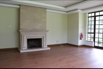 5 Bed Townhouse with En Suite in Runda - 2