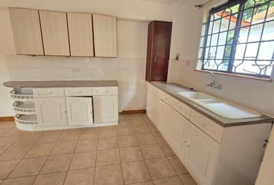 4 Bed House with En Suite in Kyuna