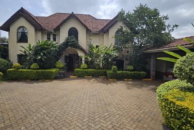 5 Bed House with En Suite in Runda