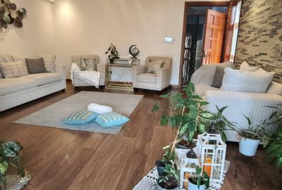 Furnished 4 Bed Apartment with En Suite at Parklands