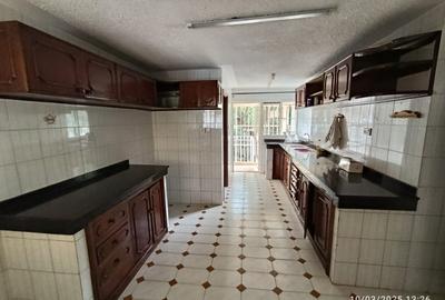 Office with Service Charge Included in Kileleshwa - 4