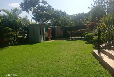 5 Bed House with En Suite in Runda