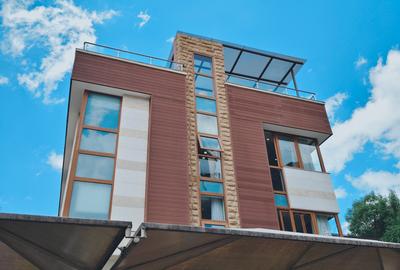 6 Bed Villa with En Suite in Lavington - 2