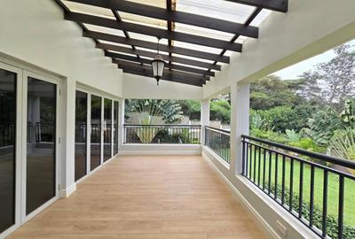 4 Bed Villa with En Suite in Nyari