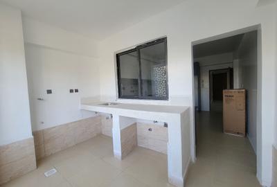 Serviced 5 Bed Apartment with En Suite at 3Rd Avenue - 2
