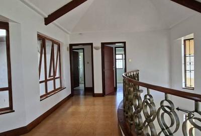 5 Bed House with En Suite in Runda - 3