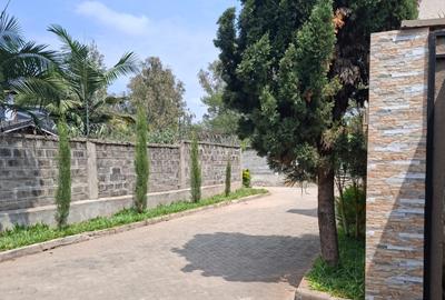 4 Bed House with Garden at Bogani