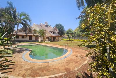 5 Bed House with En Suite in Runda