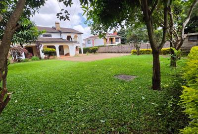 4 Bed House with En Suite at Mountain View - 2