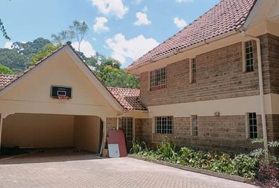 5 Bed Townhouse with En Suite in Spring Valley