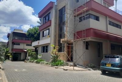 5 Bed Townhouse with En Suite at Lavington