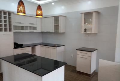 3 Bed Apartment with En Suite at Dennis Prit - 4