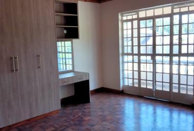 4 Bed Townhouse with En Suite at Off Haile Selassie Road