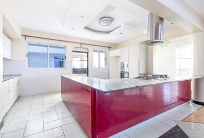 3 Bed Apartment with En Suite in Kileleshwa - 4