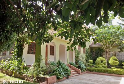 4 Bed Townhouse with En Suite at Off Mimosa Rd - 2