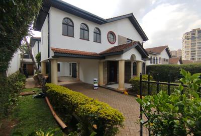 5 Bed House with En Suite in Spring Valley