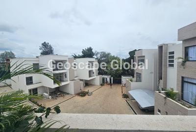 5 Bed Townhouse with En Suite in Lavington