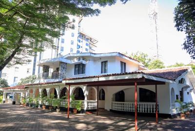 5 Bed House with En Suite in Nyali Area