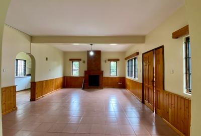 2 Bed House with En Suite in Nyari