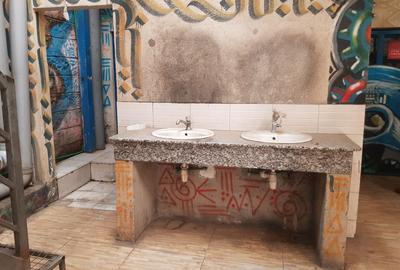 20,000 ft² Commercial Property in Industrial Area - 4