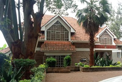 6 Bed House with En Suite in Muthaiga