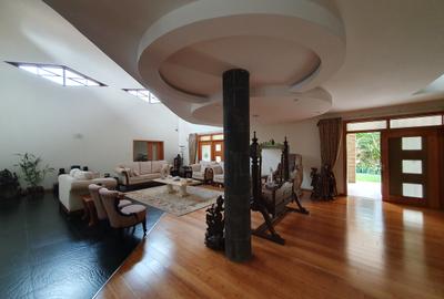 5 Bed Villa with En Suite in Kyuna - 3