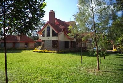 5 Bed House with En Suite at Mimosa Drive - 3