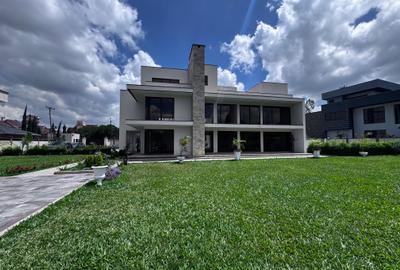 5 Bed House with En Suite in Karen