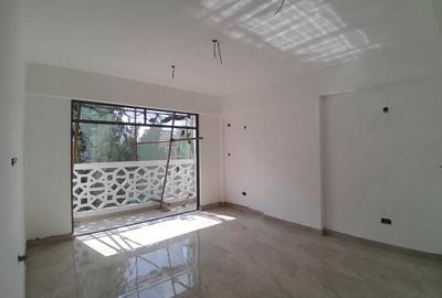 2 Bed Apartment with En Suite in Tudor - 2