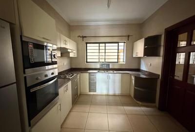 3 Bed Apartment with En Suite in Westlands Area - 4