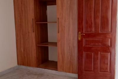 1 Bed House with En Suite in Lavington - 2
