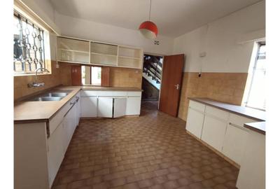 4 Bed Townhouse with En Suite in Lavington