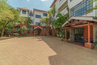 Serviced 2 Bed Apartment with Backup Generator in Parklands